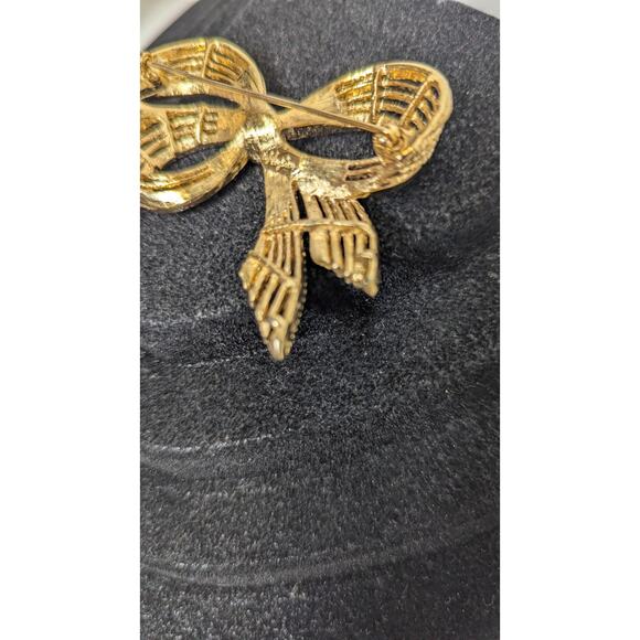 Vintage signed Napier gold Tone wire work Bow shaped Pin Brooch - Picture 6 of 8